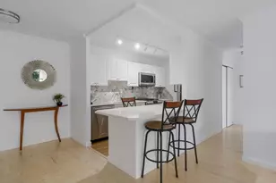 6 Whittier Pl, Boston, MA 02114 - Photo 4