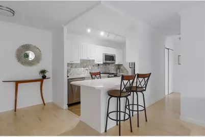 6 Whittier Pl #7E, Boston, MA 02114 - Photo 14