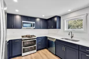 35 Locust St, Wareham, MA 02532 - Photo 18