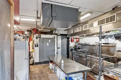 Restaurant Broadway, Lawrence, MA 01841 - Photo 22