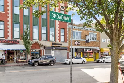 Restaurant Broadway, Lawrence, MA 01841 - Photo 10