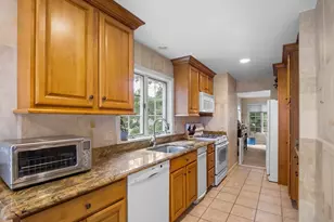 3901 Knightsbridge Close, Worcester, MA 01609 - Photo 4