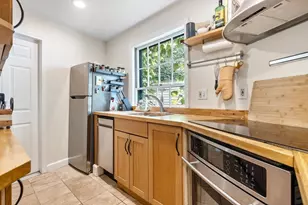 61 W Cedar St, Boston, MA 02114 - Photo 8