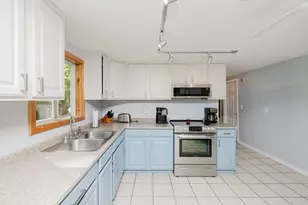 13 Luscomb Ln, New Bedford, MA 02745 - Photo 12