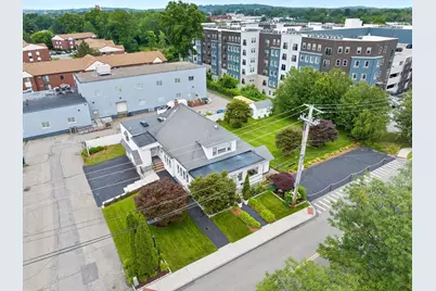 34 Wellman St, Lowell, MA 01851 - Photo 4