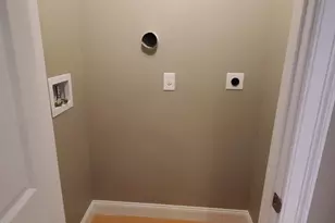 10 Ashton St, Boston, MA 02124 - Photo 10