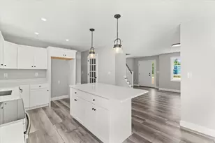 558 Wareham St, Middleborough, MA 02346 - Photo 14