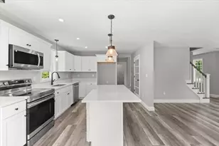 558 Wareham St, Middleborough, MA 02346 - Photo 20