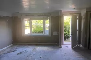 25 Whittier Meadows Dr, Amesbury, MA 01913 - Photo 4