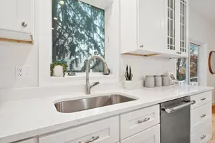 23 Loomis St, Cambridge, MA 02138 - Photo 12