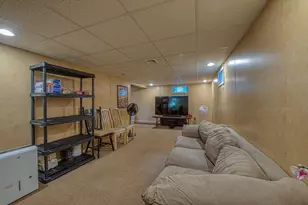 7 Oakwood Ave, Randolph, MA 02368 - Photo 28