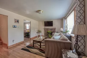 7 Oakwood Ave, Randolph, MA 02368 - Photo 6