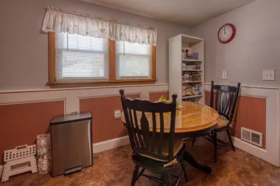 7 Oakwood Ave, Randolph, MA 02368 - Photo 8