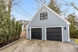 18 Sewall St, Newton, MA 02465 - Photo 24