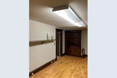 23 Southwick St, Agawam, MA 01030 - Photo 8