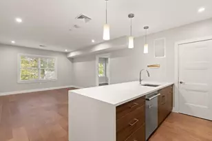 425 Lagrange St, Boston, MA 02132 - Photo 6