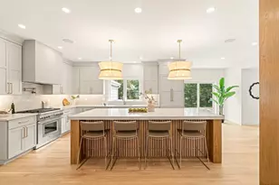 2 Stephanie St, Burlington, MA 01803 - Photo 8