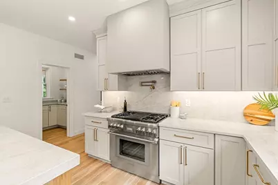 2 Stephanie Street, Burlington, MA 01803 - Photo 6