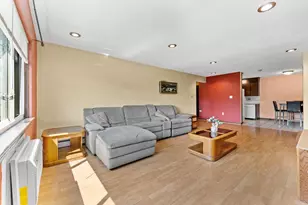 1 Hallmark Gdns, Burlington, MA 01803 - Photo 2