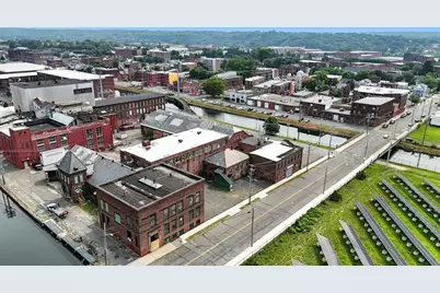 81 Sargeant St, Holyoke, MA 01040 - Photo 30