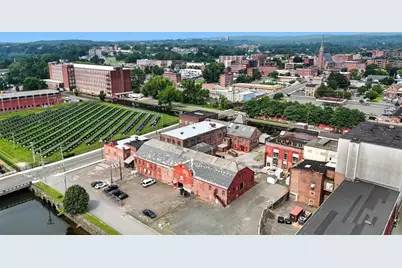 81 Sargeant St, Holyoke, MA 01040 - Photo 2