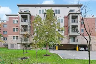 321 Hammond Pond Pkwy, Brookline, MA 02467 - Photo 30