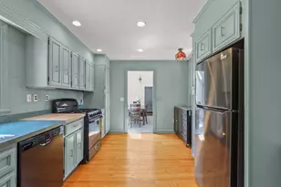 102 Nashawena St, Falmouth, MA 02540 - Photo 10