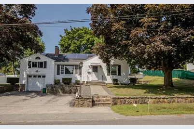 25 Inverness Road, Swansea, MA 02777 - Photo 1