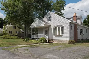 32 Clifton St, Fitchburg, MA 01420 - Photo 4