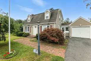 384 Abbott St, Springfield, MA 01118 - Photo 1