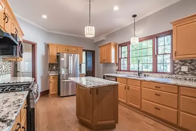 288 St. James Ave, Springfield, MA 01109 - Photo 16