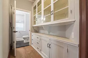 288 St James Ave, Springfield, MA 01109 - Photo 18