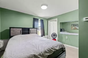 421 Huttleston Ave, Fairhaven, MA 02719 - Photo 12