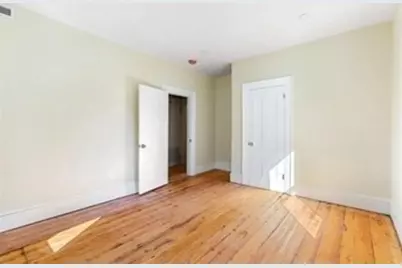 348 Centre St. #3, Boston, MA 02130 - Photo 4