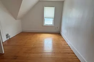 37 Almont St, Medford, MA 02155 - Photo 2