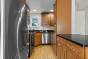 139 Nottinghill Rd, Boston, MA 02135 - Photo 8
