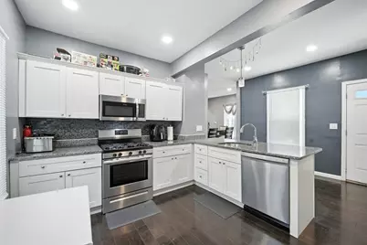 3 Ashley St, Springfield, MA 01105 - Photo 1