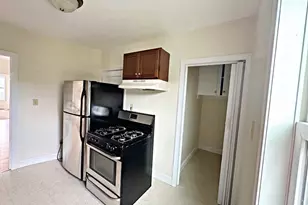 528 Lawton St, Fall River, MA 02721 - Photo 8