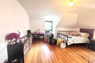 22 Greenough St, Brookline, MA 02445 - Photo 8