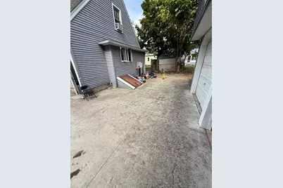 143 Saint James Cir, Springfield, MA 01104 - Photo 4