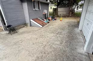 143 St James Cir, Springfield, MA 01104 - Photo 4