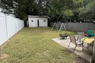 143 St James Cir, Springfield, MA 01104 - Photo 22