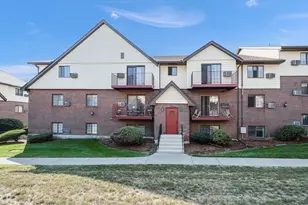 9 Royal Crest Dr, Randolph, MA 02368 - Photo 2