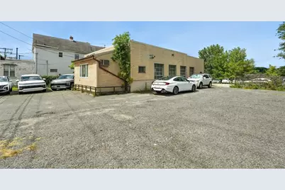 717 East St, Pittsfield, MA 01201 - Photo 4