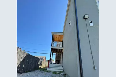 56 Whitcomb St, Webster, MA 01570 - Photo 8