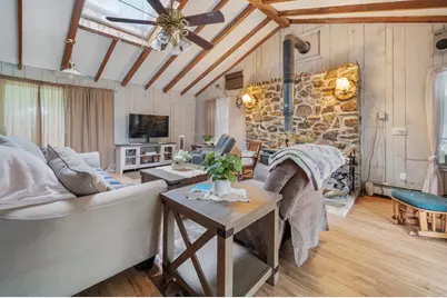 35 Bernadette St, Fitchburg, MA 01420 - Photo 4