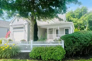 619 White Cliff Dr, Plymouth, MA 02360 - Photo 1