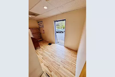 878 Sumner Ave, Springfield, MA 01108 - Photo 10