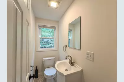 282 Pleasant St, Marblehead, MA 01945 - Photo 22