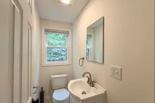 282 Pleasant St, Marblehead, MA 01945 - Photo 22